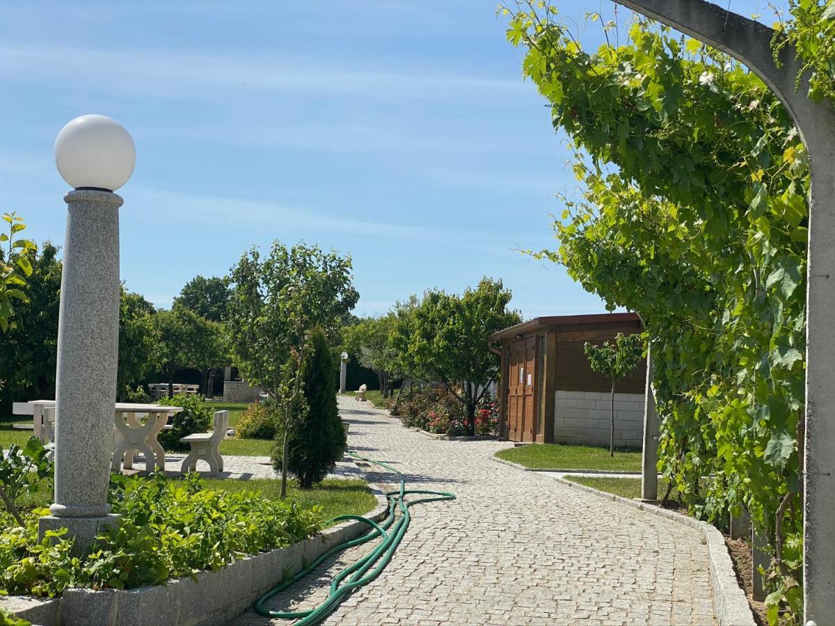 Gites Des Sablons Châtillon-sur-Marne Exteriör bild
