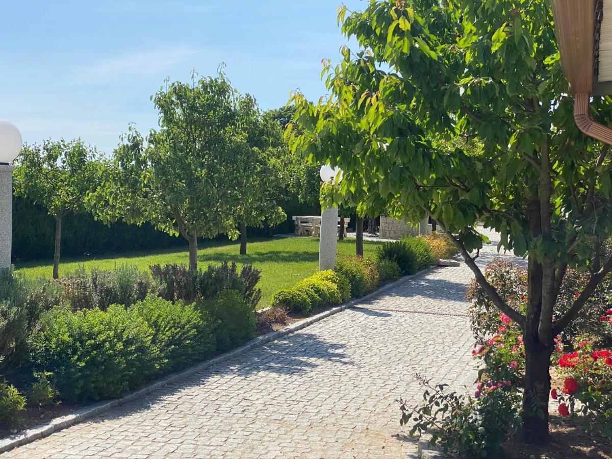 Gites Des Sablons Châtillon-sur-Marne Exteriör bild
